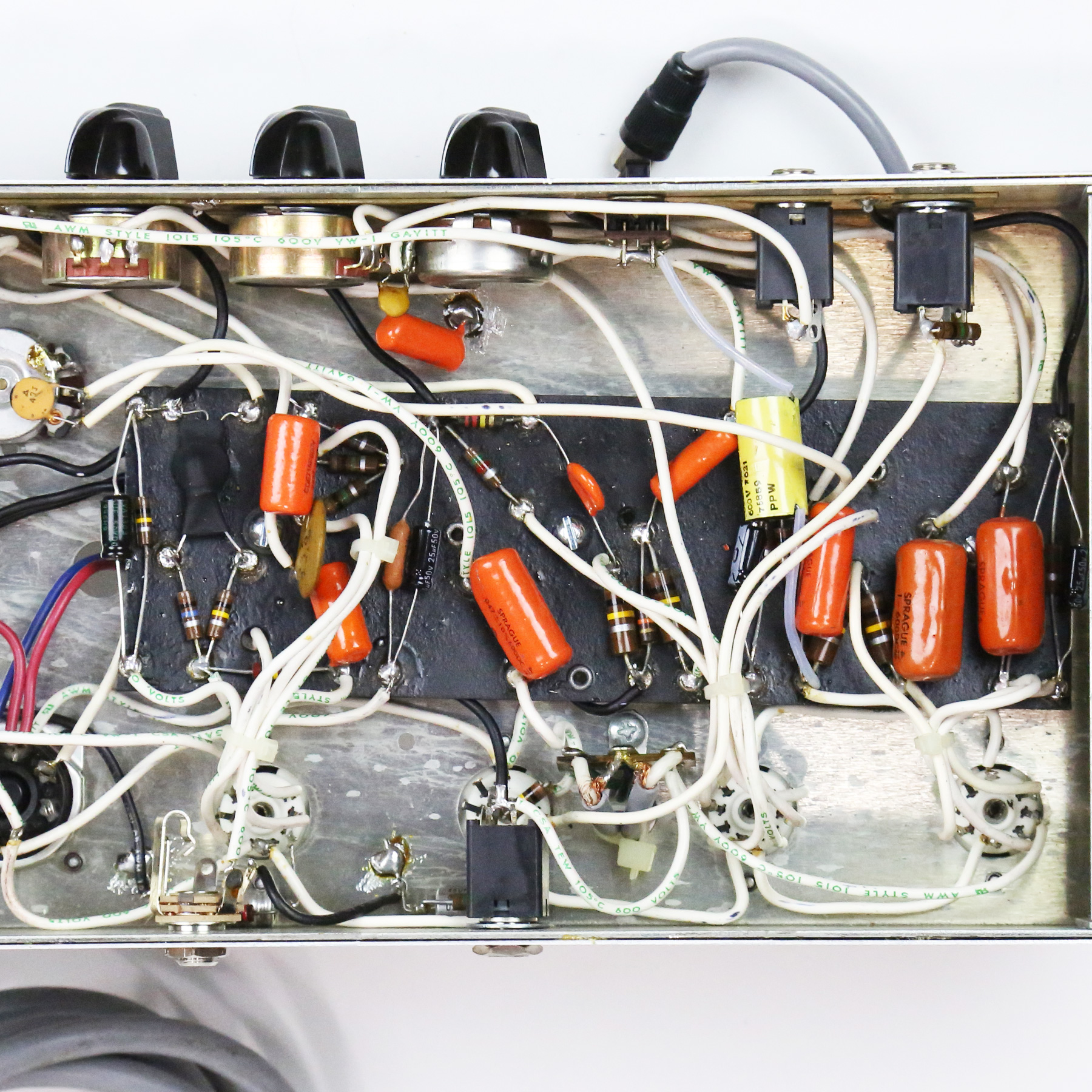 1994-Diaz-Amplifiers-Vibramaster-Reverb-26