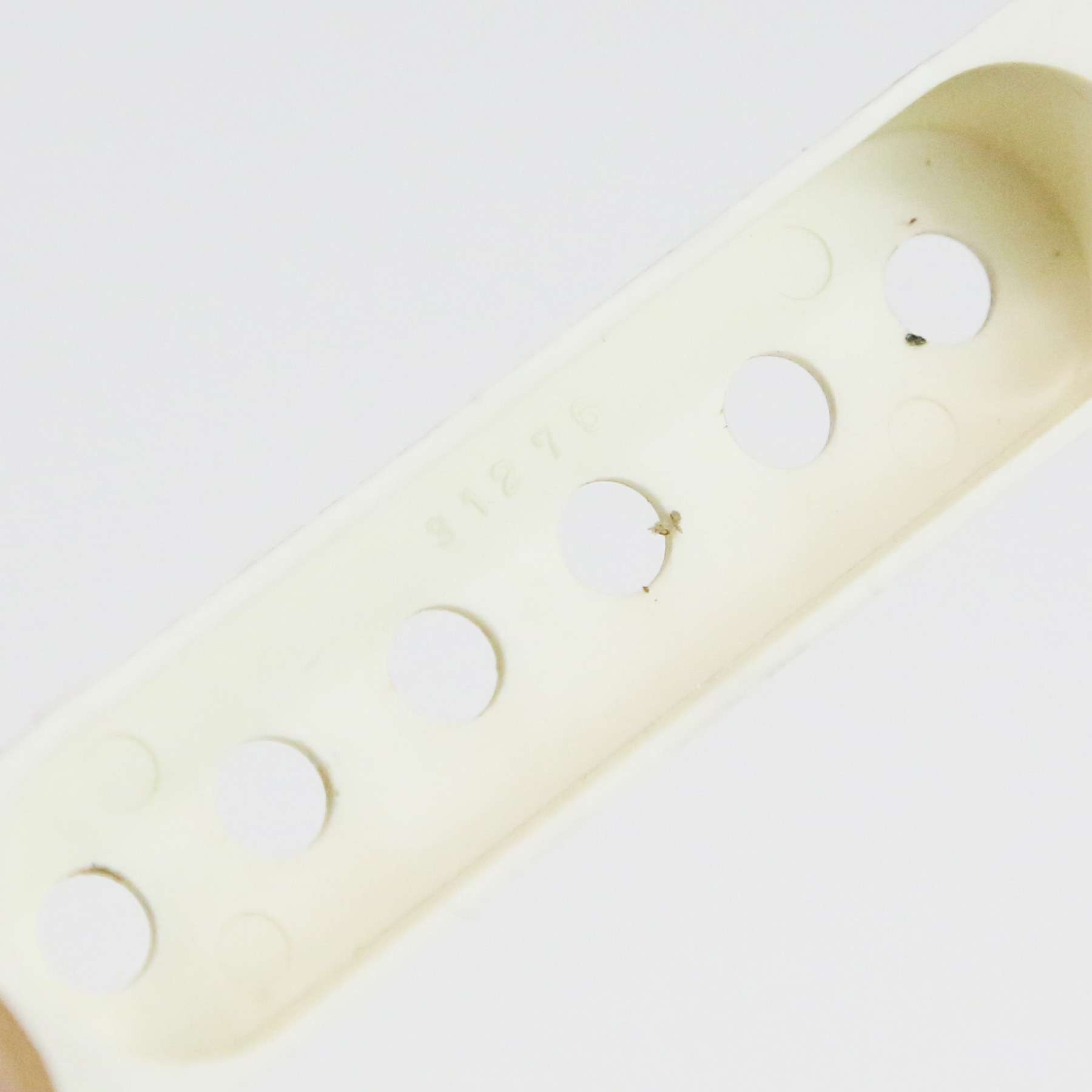 1970s-Fender-Strat-Pickup-Covers-03