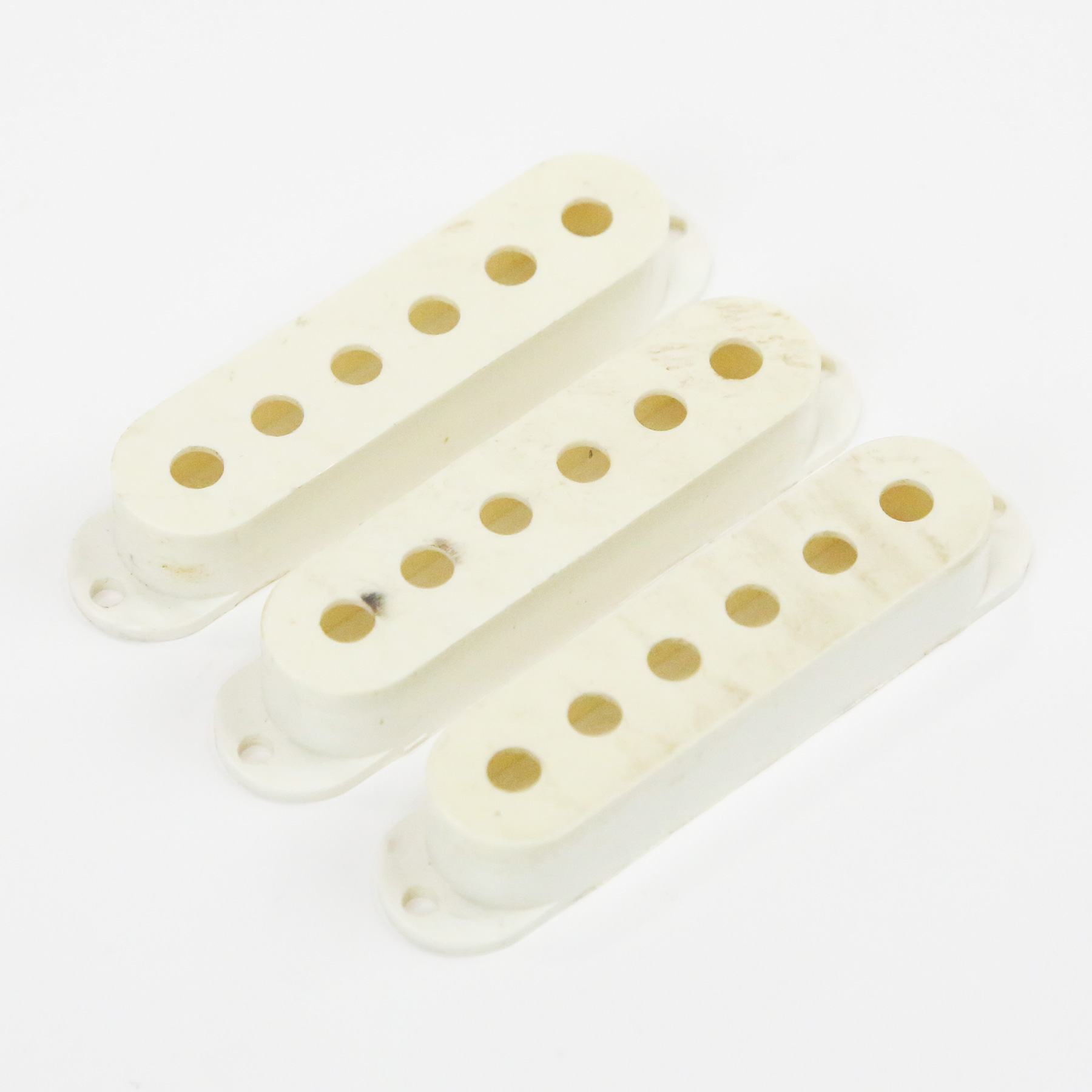 1970s-Fender-Strat-Pickup-Covers-06