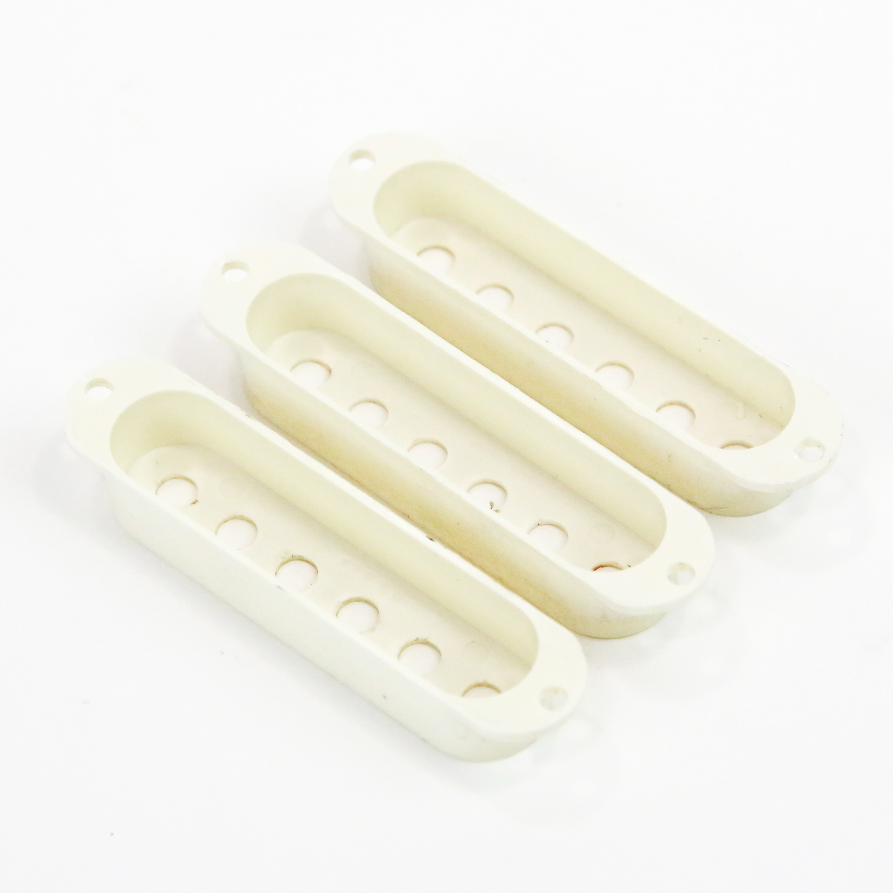 1970s-Fender-Strat-Pickup-Covers-08