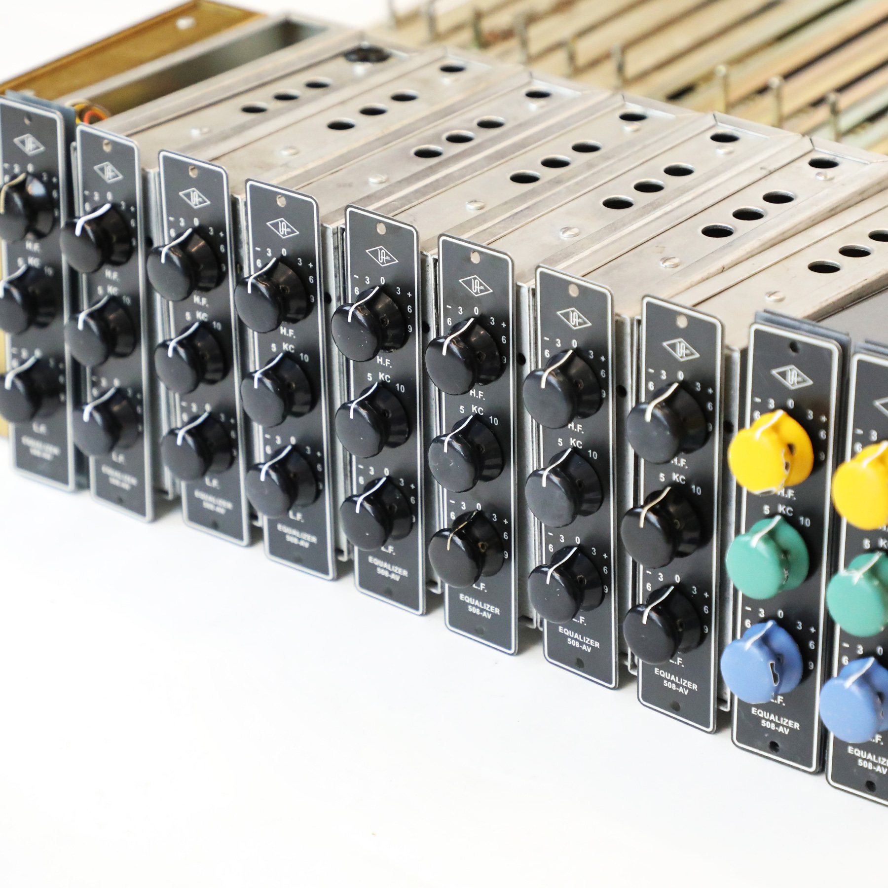 1960s-Universal-Audio-Console-Parts-15