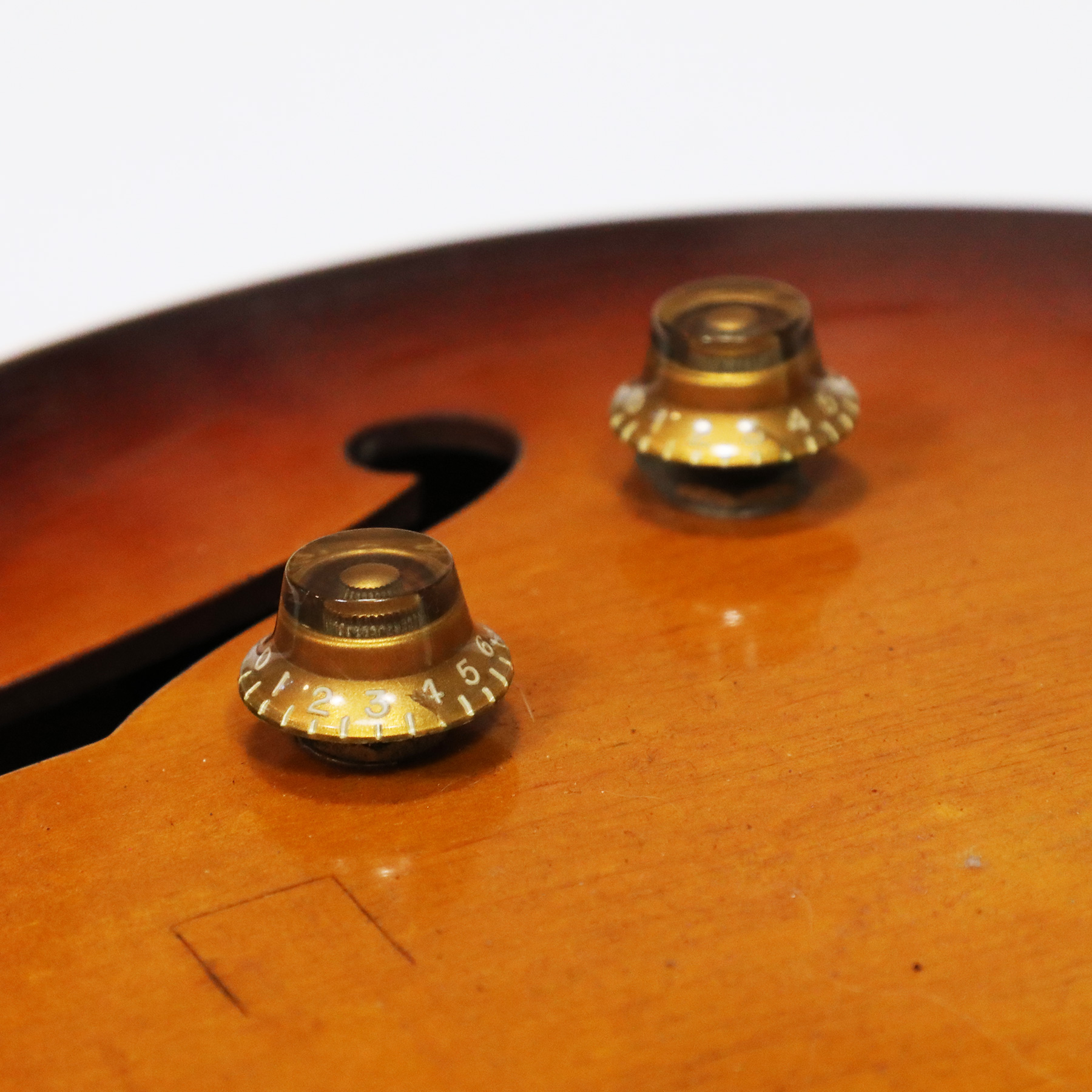1959-Gibson-Gold-Top-Hat-Knobs-08