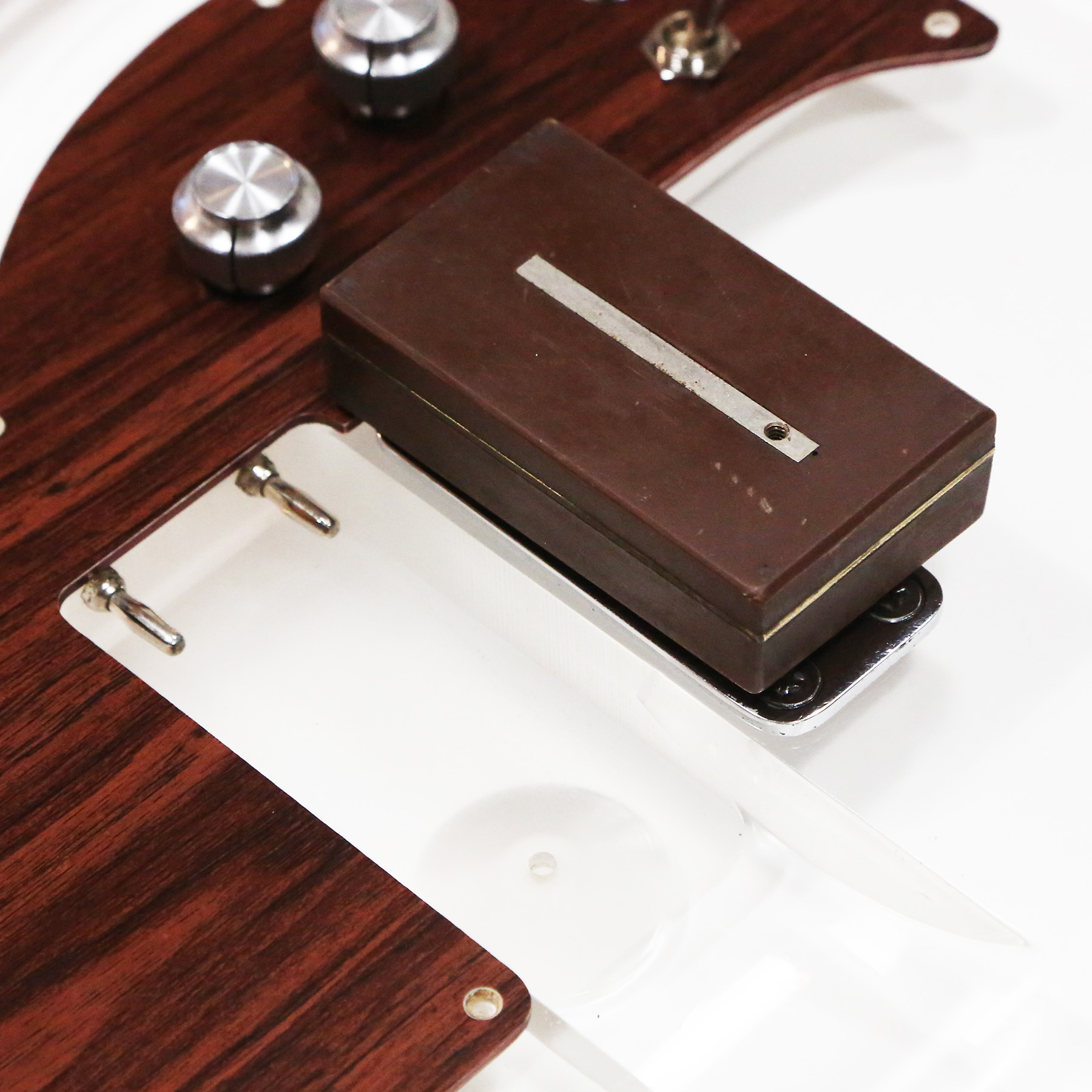 1970-Ampeg-Dan-Armstrong-A1148D-32