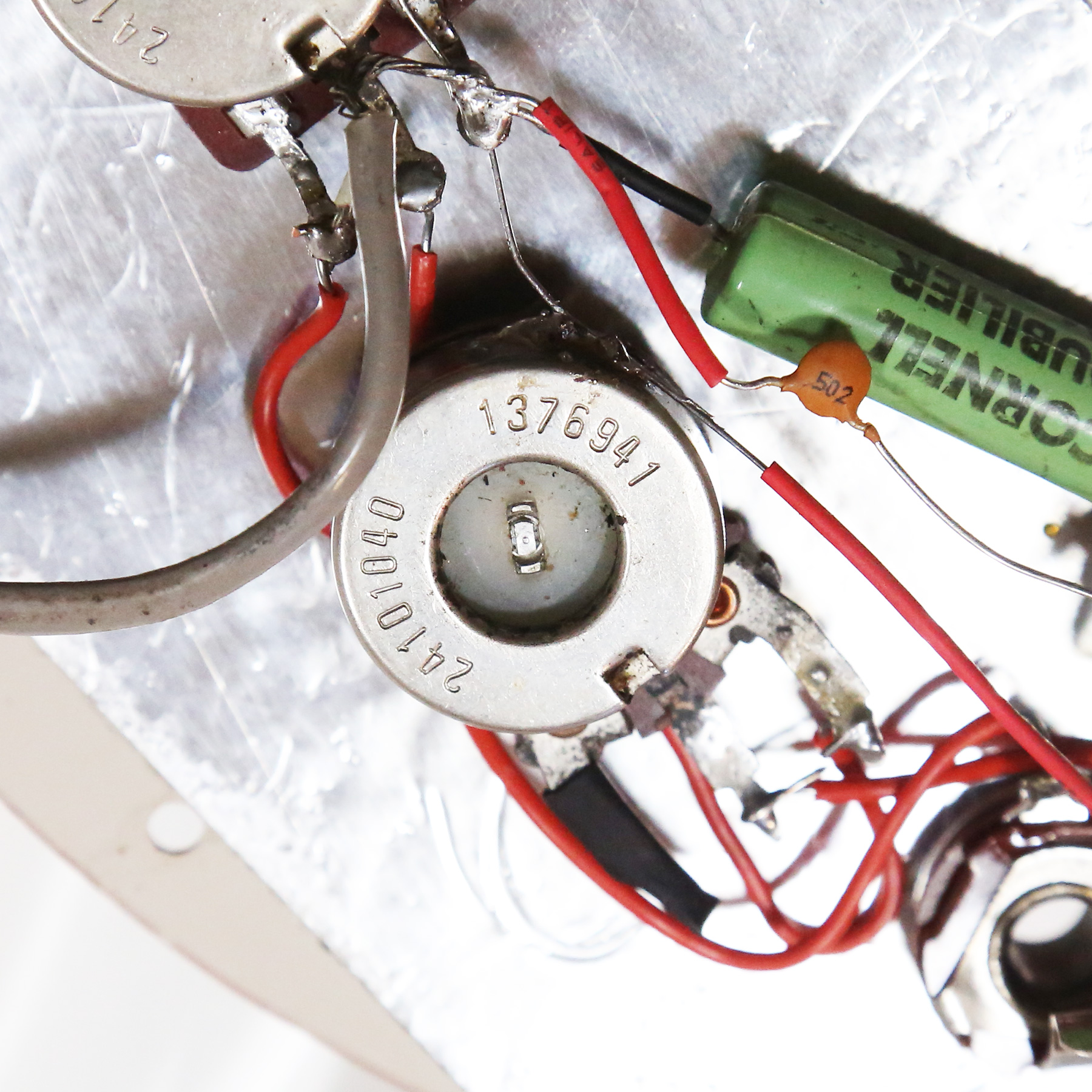 1970-Ampeg-Dan-Armstrong-A1148D-35