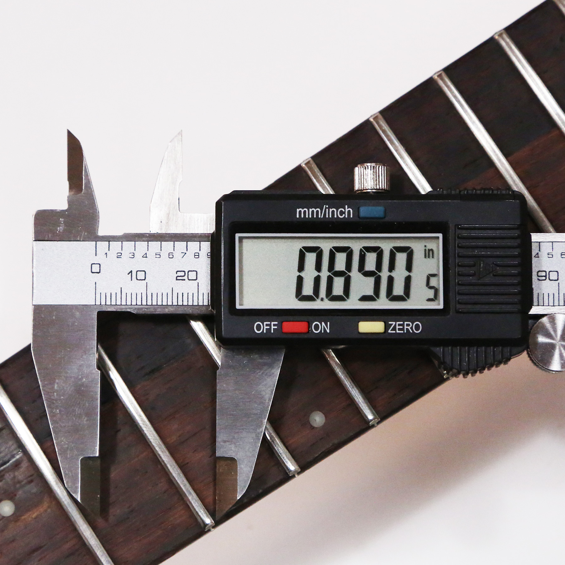 1970-Ampeg-Dan-Armstrong-A1148D-38