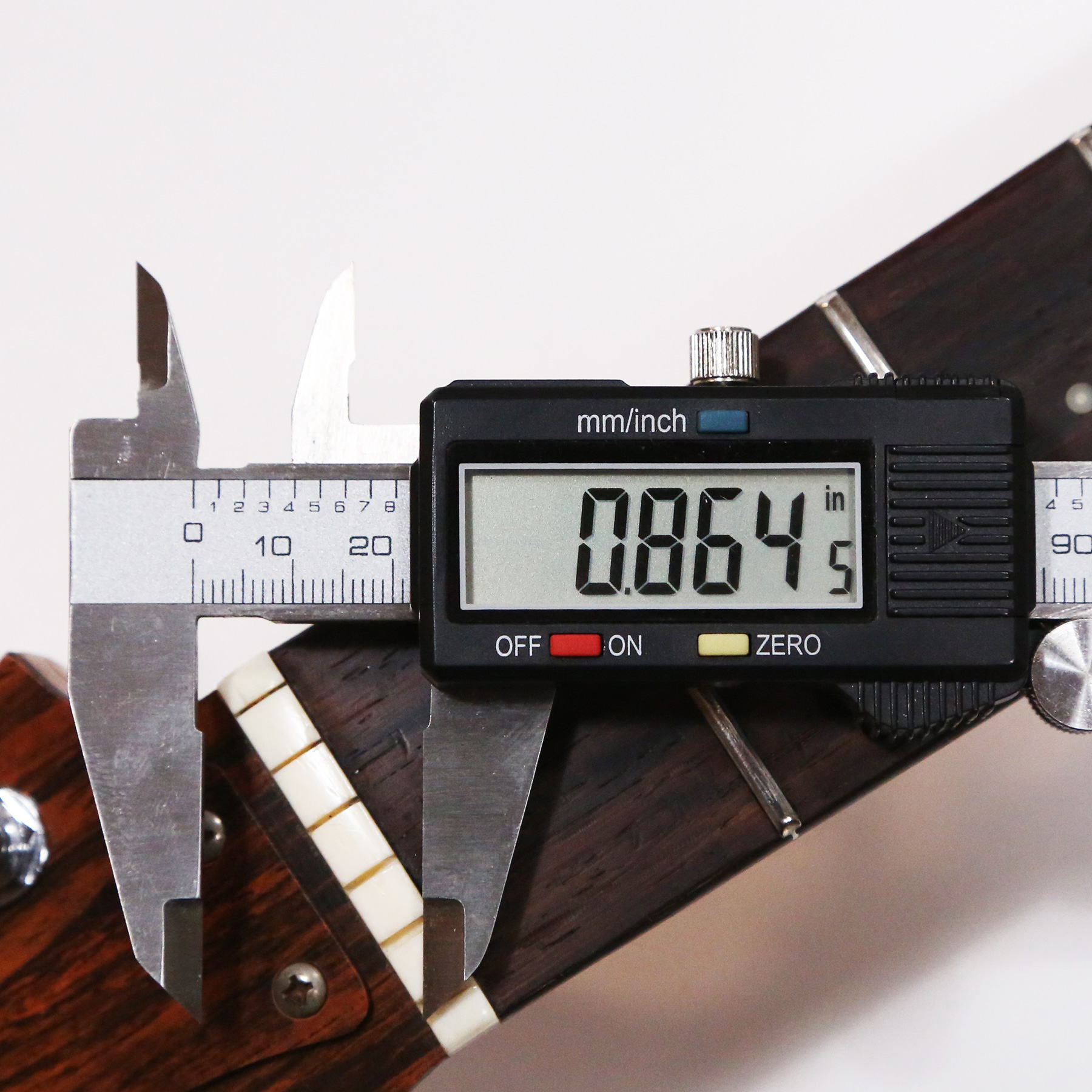 1970-Ampeg-Dan-Armstrong-A1148D-39