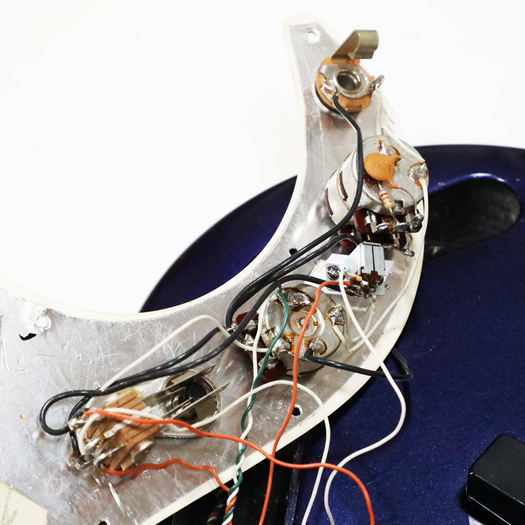 1991-Fender-P-Bass-Plus-N912530-40