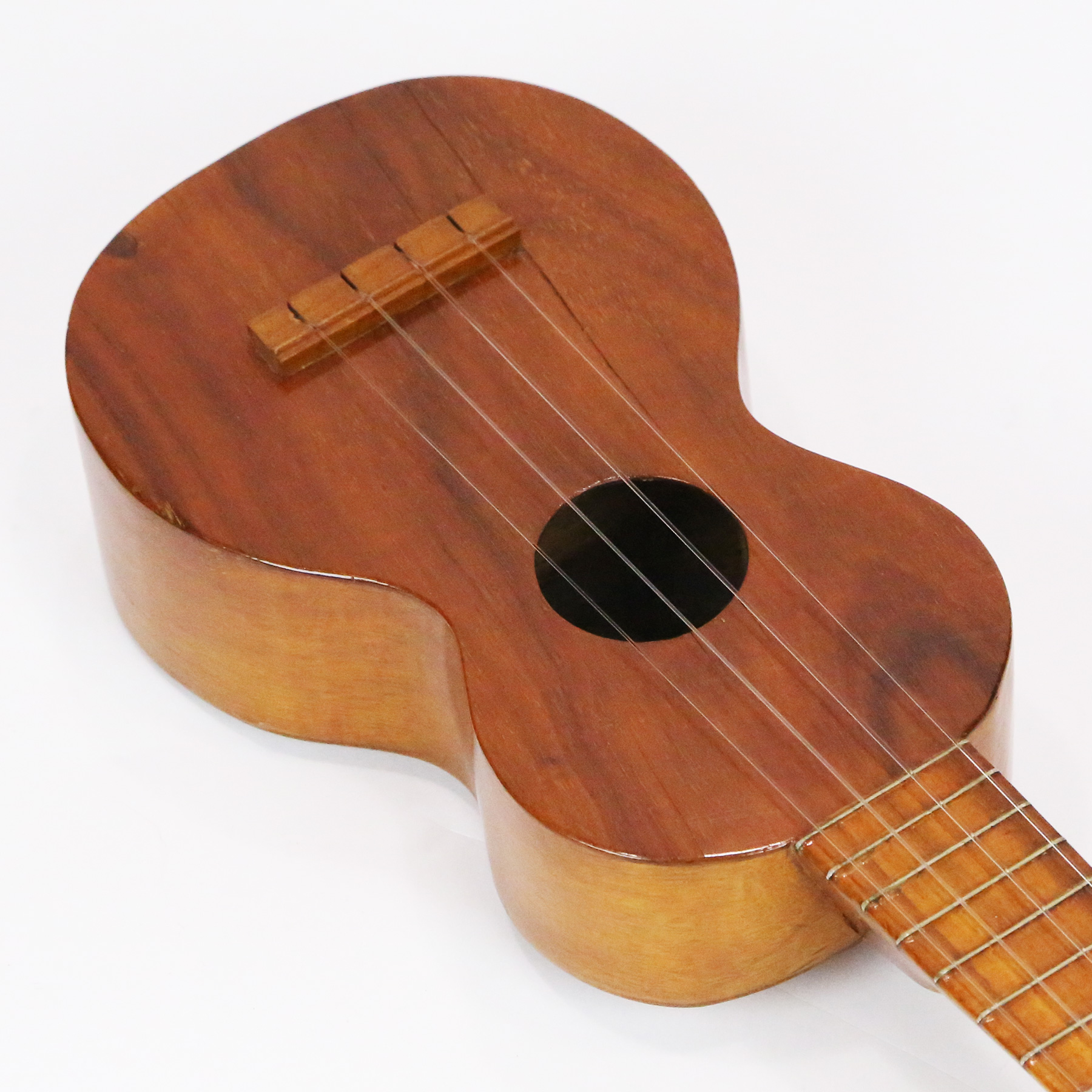 Royal-Hawaiian-Koa-Ukulele-07