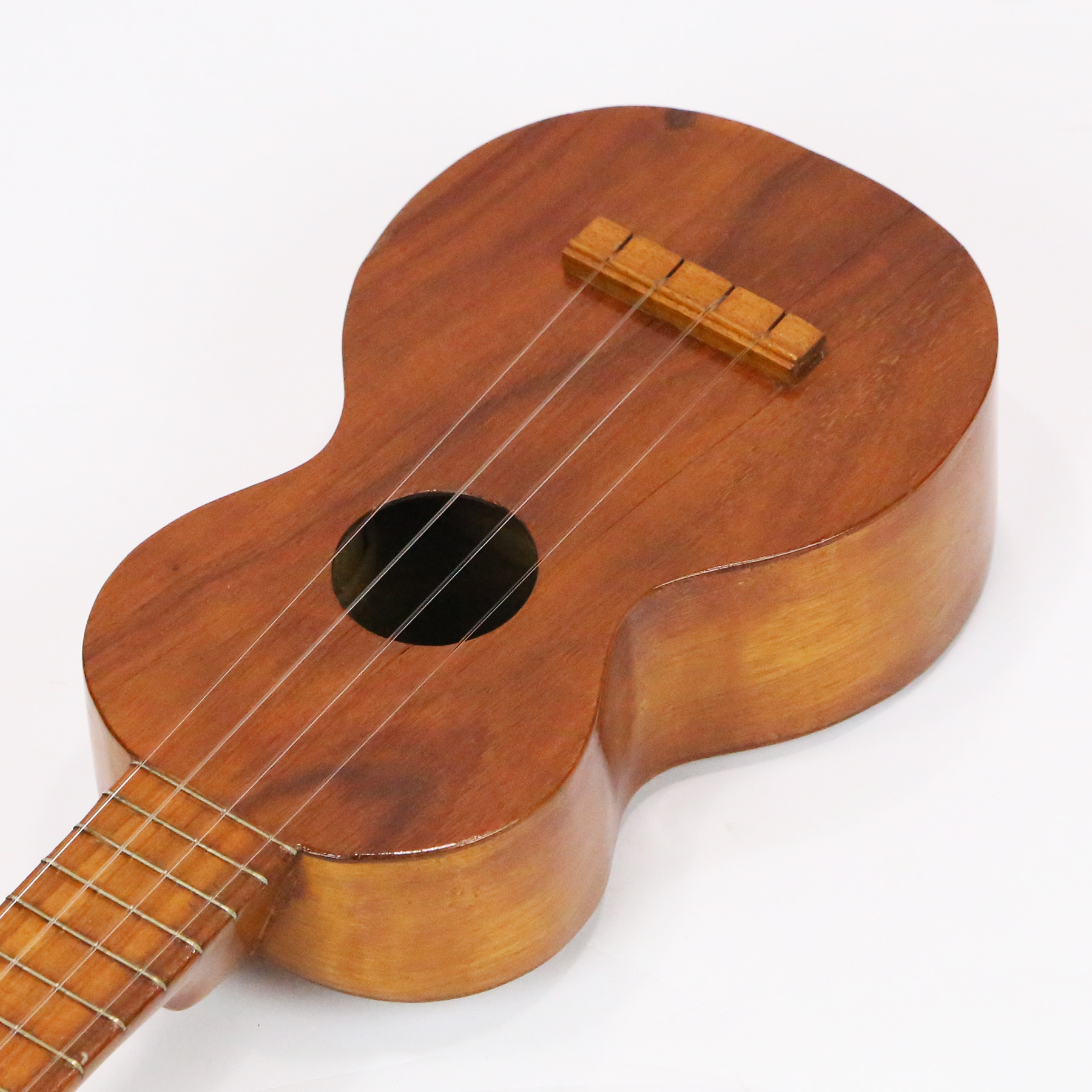Royal-Hawaiian-Koa-Ukulele-10