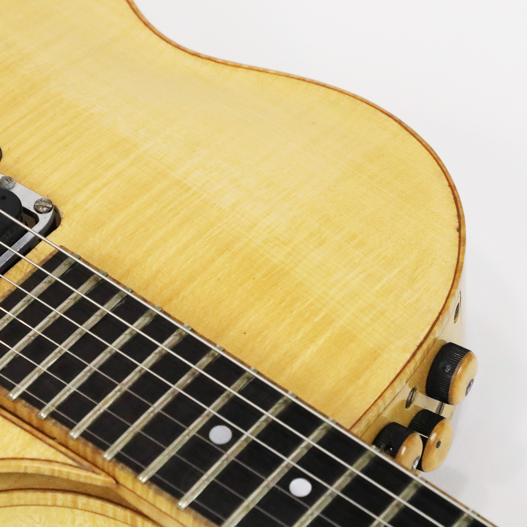 1992-Boutique-Hand-Made-Guitar-31-10