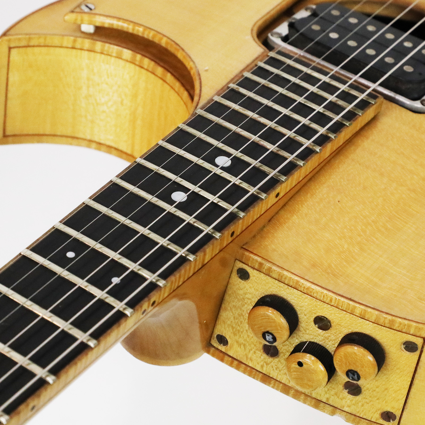 1992-Boutique-Hand-Made-Guitar-31-31